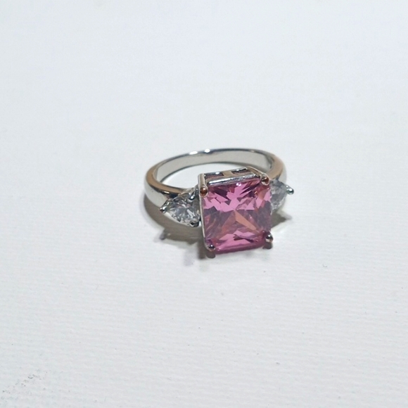 Pink zirconia ring size 8.75 - Picture 2 of 4